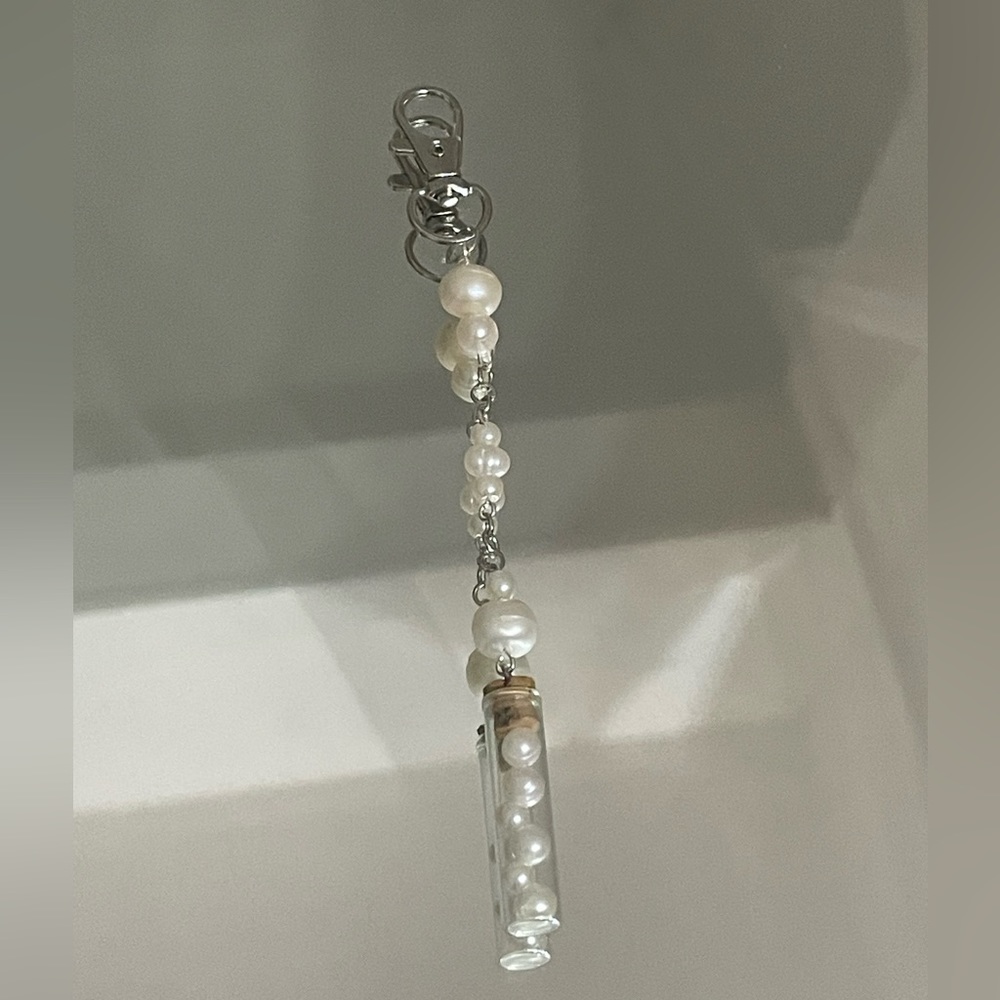mother of pearls keychain
